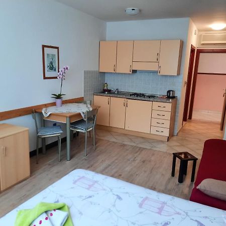 Apartmani Lorena Pula Extérieur photo